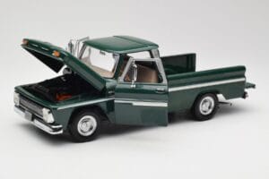 Chevrolet C-10 Verde Sun Star 1:18 1360 Pressofusione — immagine 2 di 8