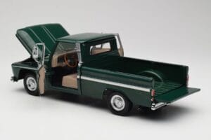 Chevrolet C-10 Verde Sun Star 1:18 1360 Pressofusione — immagine 5 di 8