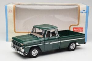 Chevrolet C-10 Verde Sun Star 1:18 1360 Pressofusione — immagine 8 di 8