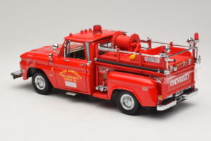 Chevrolet C-20 Fire Truck Sun Star 1:18 1383 Pressofusione — immagine 5 di 6