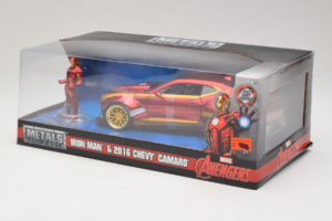 Chevrolet Camaro Iron Man Con Figura Metals Diecast 1:24 99724 Pressofusione — immagine 3 di 3