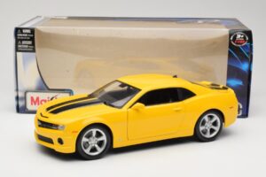 Chevrolet Camaro SS RS Giallo Maisto 1:18 31173 Pressofusione — immagine 8 di 8
