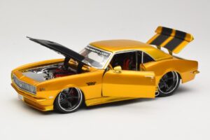 Chevrolet Camaro Z/28 Oro Maisto 1:18 31066 Pressofusione — immagine 2 di 8