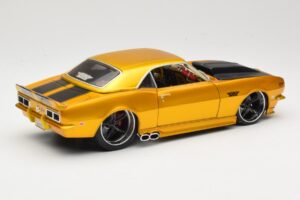 Chevrolet Camaro Z/28 Oro Maisto 1:18 31066 Pressofusione — immagine 3 di 8