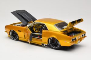 Chevrolet Camaro Z/28 Oro Maisto 1:18 31066 Pressofusione — immagine 5 di 8