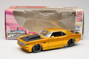 Chevrolet Camaro Z/28 Oro Maisto 1:18 31066 Pressofusione — immagine 8 di 8