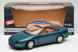 Chevrolet Camaro Z28 Cabriolet Verde American Muscle 1:18 7231D0 Pressofusione — immagine 8 di 8