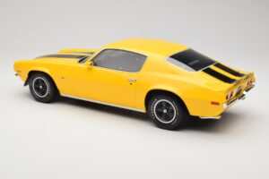 Chevrolet Camaro Z28 RS Daytona Yellow Otto 1:12 G085 Resina — immagine 5 di 6