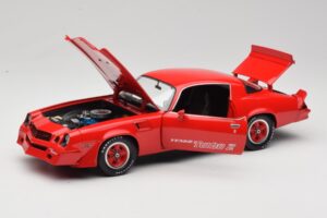 Chevrolet Camaro Z28 Yenko Turbo Z Rosso GreenLight 1:18 12999 Pressofusione — immagine 2 di 8