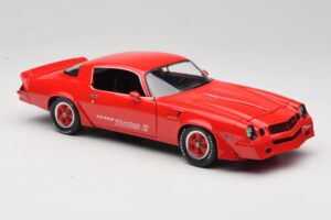 Chevrolet Camaro Z28 Yenko Turbo Z Rosso GreenLight 1:18 12999 Pressofusione — immagine 6 di 8