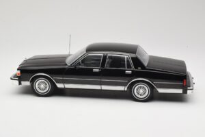 Chevrolet Caprice Nero MCG 1:18 MCG18113 Pressofusione — immagine 3 di 6