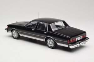 Chevrolet Caprice Nero MCG 1:18 MCG18113 Pressofusione — immagine 5 di 6