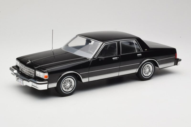 Chevrolet Caprice Nero MCG 1:18 MCG18113 Pressofusione