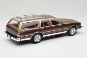 Chevrolet Caprice Estate Wagon Beige MCG 1:18 MCG18476 Pressofusione — immagine 2 di 6