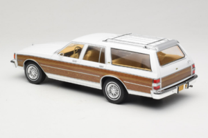 Chevrolet Caprice Estate Wagon Bianco MCG 1:18 MCG18475 Pressofusione — immagine 5 di 6