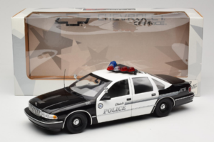 Chevrolet Caprice Glendale Polizia UT Models 1:18 21026 Pressofusione — immagine 8 di 8
