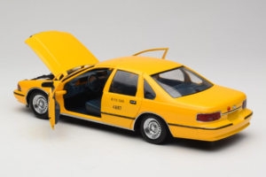 Chevrolet Caprice Taxi NYC UT Models 1:18 180142095-O1 Pressofusione — immagine 5 di 8