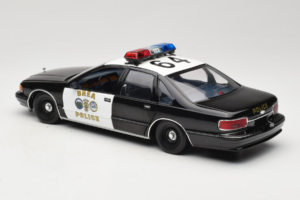 Chevrolet Caprice California Polizia UT Models 1:18 180142098 Pressofusione — immagine 7 di 8