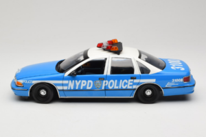 Chevrolet Caprice New York Polizia UT Models 1:18 180142097 Pressofusione — immagine 4 di 8