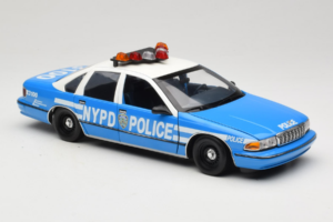 Chevrolet Caprice New York Polizia UT Models 1:18 180142097 Pressofusione — immagine 6 di 8