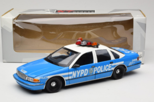 Chevrolet Caprice New York Polizia UT Models 1:18 180142097 Pressofusione — immagine 8 di 8