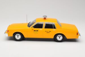 Chevrolet Caprice Giallo Taxi MCG 1:18 MCG18038 Pressofusione — immagine 3 di 6