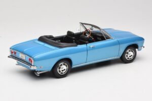 Chevrolet Corvair Monza Cabriolet Blu Road Signature 1:18 92498 Pressofusione — immagine 3 di 8