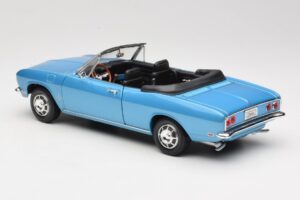 Chevrolet Corvair Monza Cabriolet Blu Road Signature 1:18 92498 Pressofusione — immagine 7 di 8