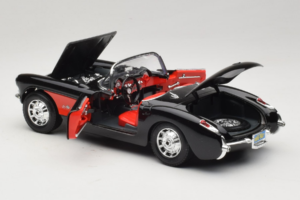 Chevrolet Corvette C1 Nero & Rosso Bburago 1:18 3034-M1 Pressofusione — immagine 5 di 8