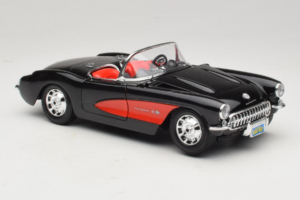Chevrolet Corvette C1 Nero & Rosso Bburago 1:18 3034-M1 Pressofusione — immagine 6 di 8