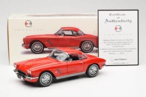 Chevrolet Corvette C1 Cabriolet Roman Rosso AUTOart 1:18 71102 Pressofusione — immagine 8 di 8