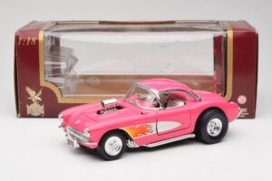 Chevrolet Corvette C1 Gasser Rosa Road Legends 1:18 92019-R1 Pressofusione — immagine 8 di 8