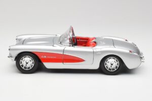 Chevrolet Corvette C1 Argento & Rosso Bburago 1:18 3024-M1 Pressofusione — immagine 4 di 8
