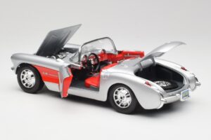 Chevrolet Corvette C1 Argento & Rosso Bburago 1:18 3024-M1 Pressofusione — immagine 5 di 8