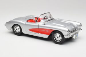 Chevrolet Corvette C1 Argento & Rosso Bburago 1:18 3024-M1 Pressofusione — immagine 6 di 8