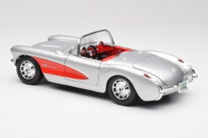 Chevrolet Corvette C1 Argento & Rosso Bburago 1:18 3024-M1 Pressofusione — immagine 7 di 8