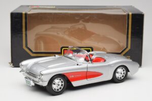 Chevrolet Corvette C1 Argento & Rosso Bburago 1:18 3024-M1 Pressofusione — immagine 8 di 8