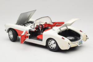 Chevrolet Corvette C1 Bianco & Rosso Bburago 1:18 3024-M3 Pressofusione — immagine 5 di 8