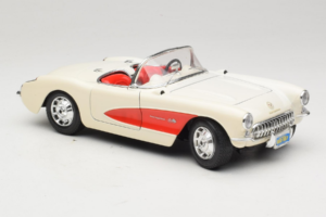 Chevrolet Corvette C1 Bianco & Rosso Bburago 1:18 3024-M3 Pressofusione — immagine 6 di 8