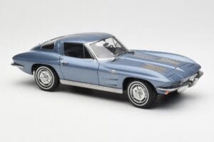 Chevrolet Corvette C2 Grigio Blu Metallizzato AUTOart 1:18 71182 Pressofusione — immagine 6 di 8