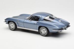 Chevrolet Corvette C2 Grigio Blu Metallizzato AUTOart 1:18 71182 Pressofusione — immagine 7 di 8