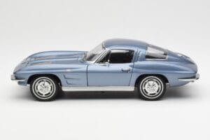 Chevrolet Corvette C2 Grigio Blu Metallizzato AUTOart 1:18 71182 Pressofusione — immagine 4 di 8