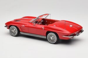 Chevrolet Corvette C2 Sting Ray Cabriolet Riverside Red Norev 1:18 189056 Pressofusione — immagine 5 di 6