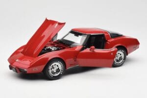 Chevrolet Corvette C3 Rosso UT Models 1:18 21073 Pressofusione — immagine 2 di 8