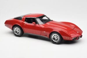 Chevrolet Corvette C3 Rosso UT Models 1:18 21073 Pressofusione — immagine 6 di 8