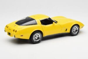 Chevrolet Corvette C3 Giallo UT Models 1:18 21074 Pressofusione — immagine 3 di 8