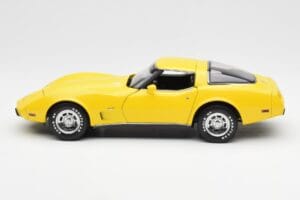 Chevrolet Corvette C3 Giallo UT Models 1:18 21074 Pressofusione — immagine 4 di 8