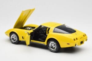 Chevrolet Corvette C3 Giallo UT Models 1:18 21074 Pressofusione — immagine 5 di 8