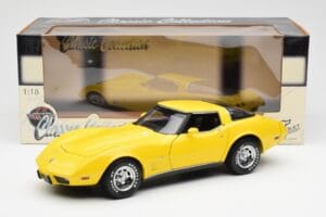 Chevrolet Corvette C3 Giallo UT Models 1:18 21074 Pressofusione — immagine 8 di 8