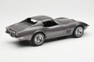 Chevrolet Corvette C3 Spider Laguna Grigio Metallizzato AUTOart 1:18 71173 Pressofusione — immagine 3 di 8